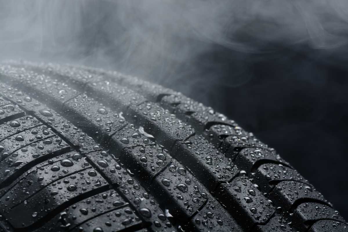 Componenti auto, Guida sicura con pioggia.