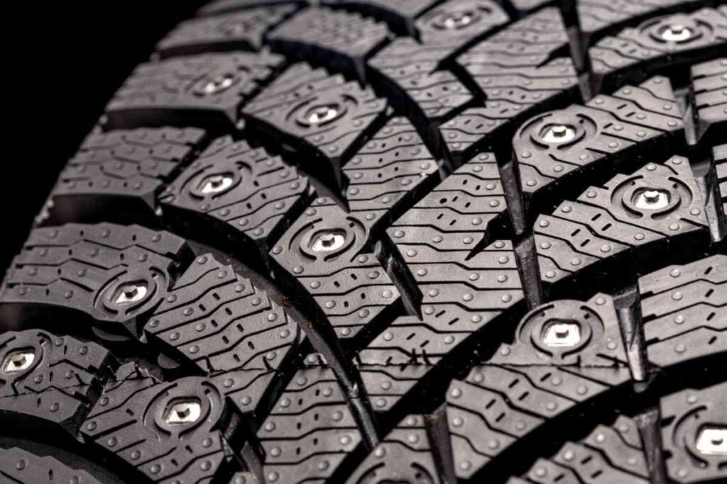 Componenti auto, Pneumatici chiodati