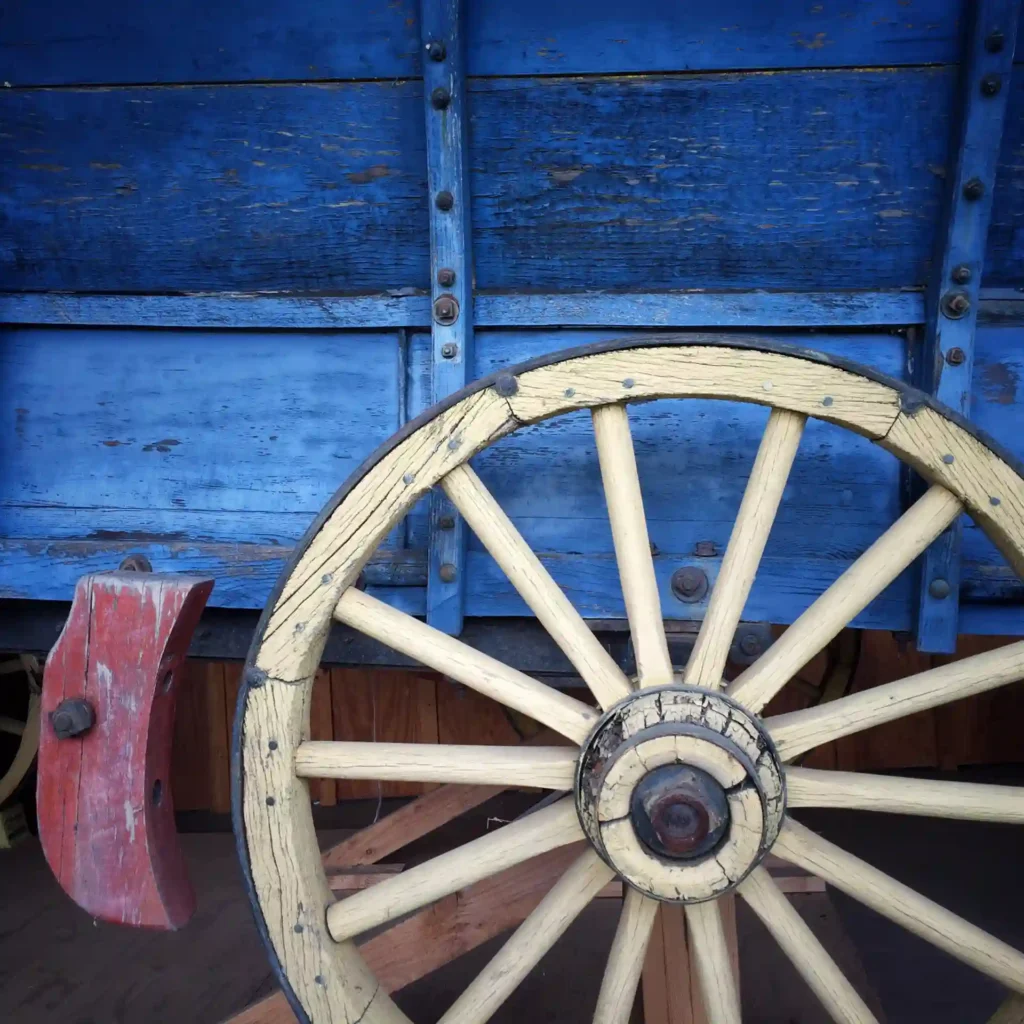 Frenata meccanica, freno a ceppo.