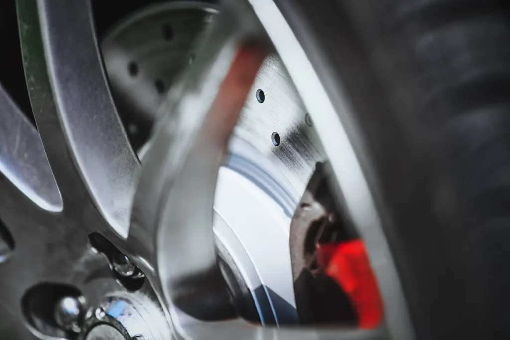 Sistemi frenanti eco-friendly. Ecologia e futuro. Componenti auto.