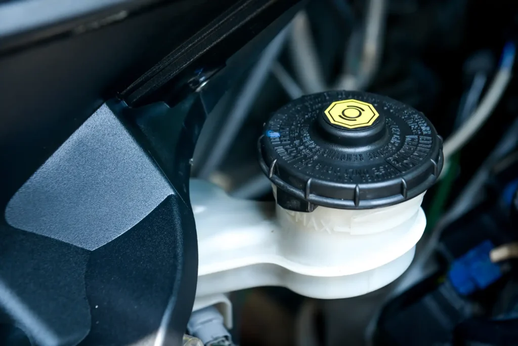 Storia della tecnologia ABS Auto, sistema anti bloccaggio 3 ABS Auto. Olio freni. Componenti auto.