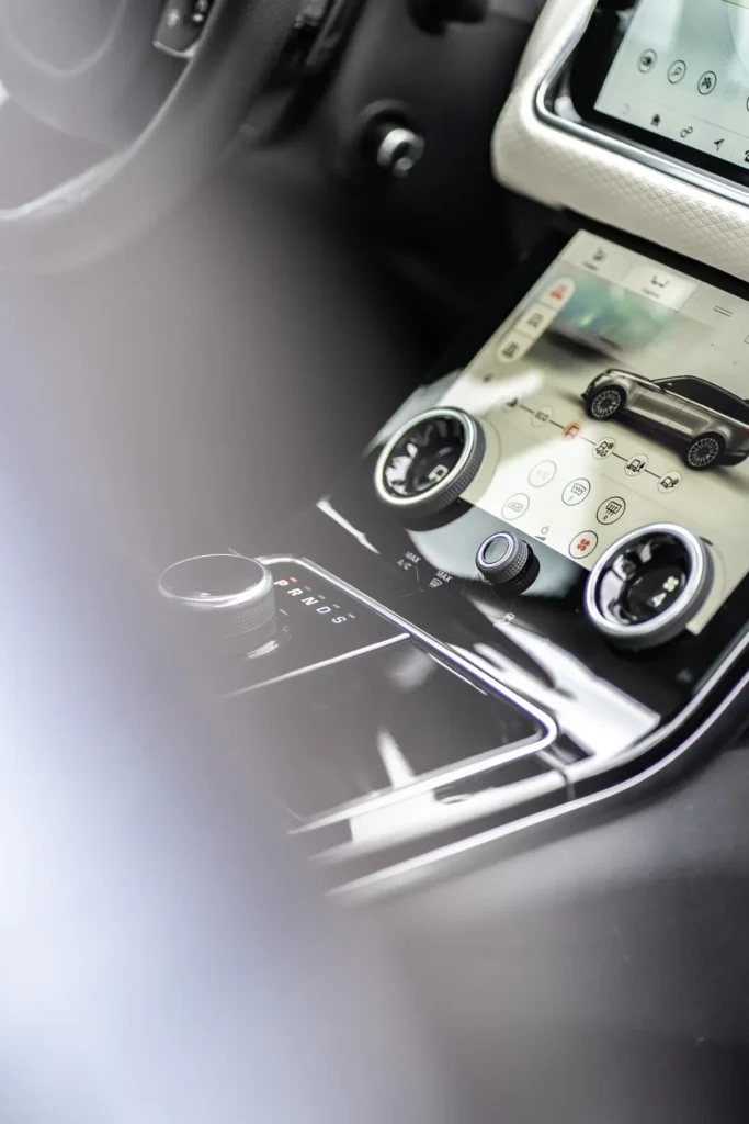 veicoli a guida autonoma. Freni innovativi. Componenti auto.