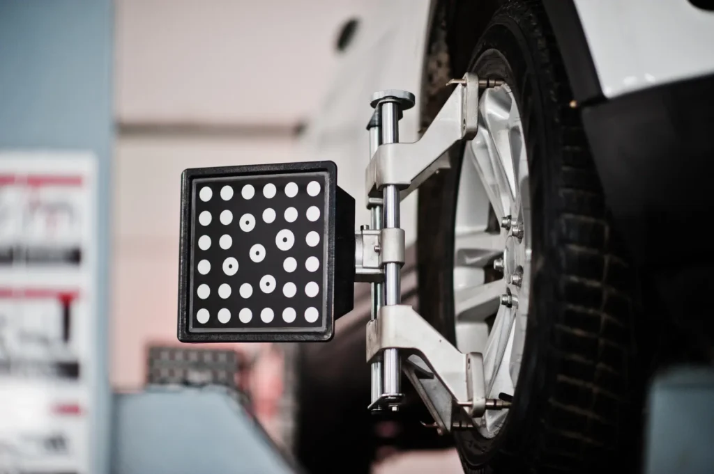 Assetto Ruote: Convergenza, Campanatura e Incidenza per la Dinamica Veicolo 1 Assetto-ruote-auto. Componenti auto.