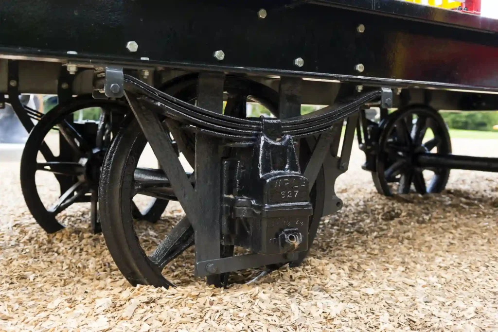 Sospensione a Balestra: Molle a balestra in Acciaio per Veicoli 1 Sospensioni a balestra. Componenti auto.