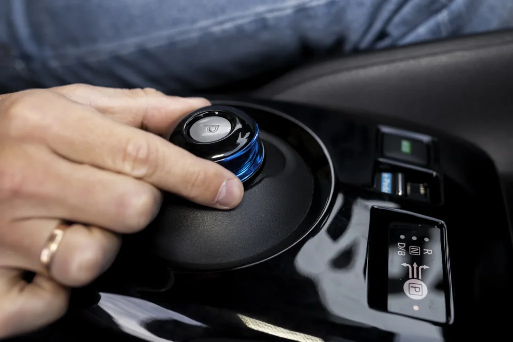 Tipo di sospensione: ponte rigido, ponte torcente, ruote interconnesse e sospensione indipendente 10 sospensioni intelligenti e attive. Componenti auto.